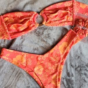 Kulani Kini Bikini  plus matching scrunchie NWOT NEVER WORN